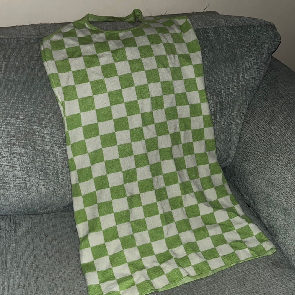 Around the neck dress